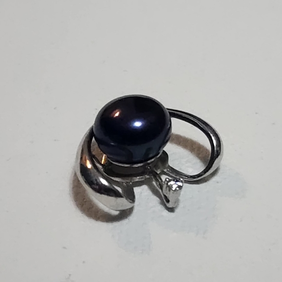 Sterling Silver Black Pearl with Diamond pendant - Picture 3 of 5